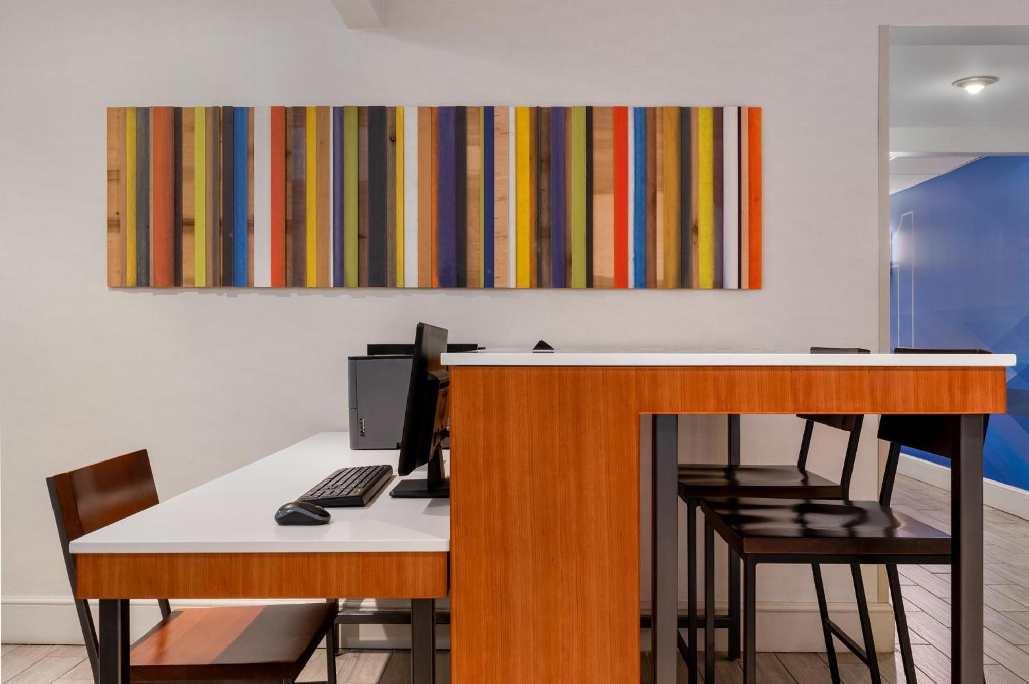 Express By Ihg Hotel 3*