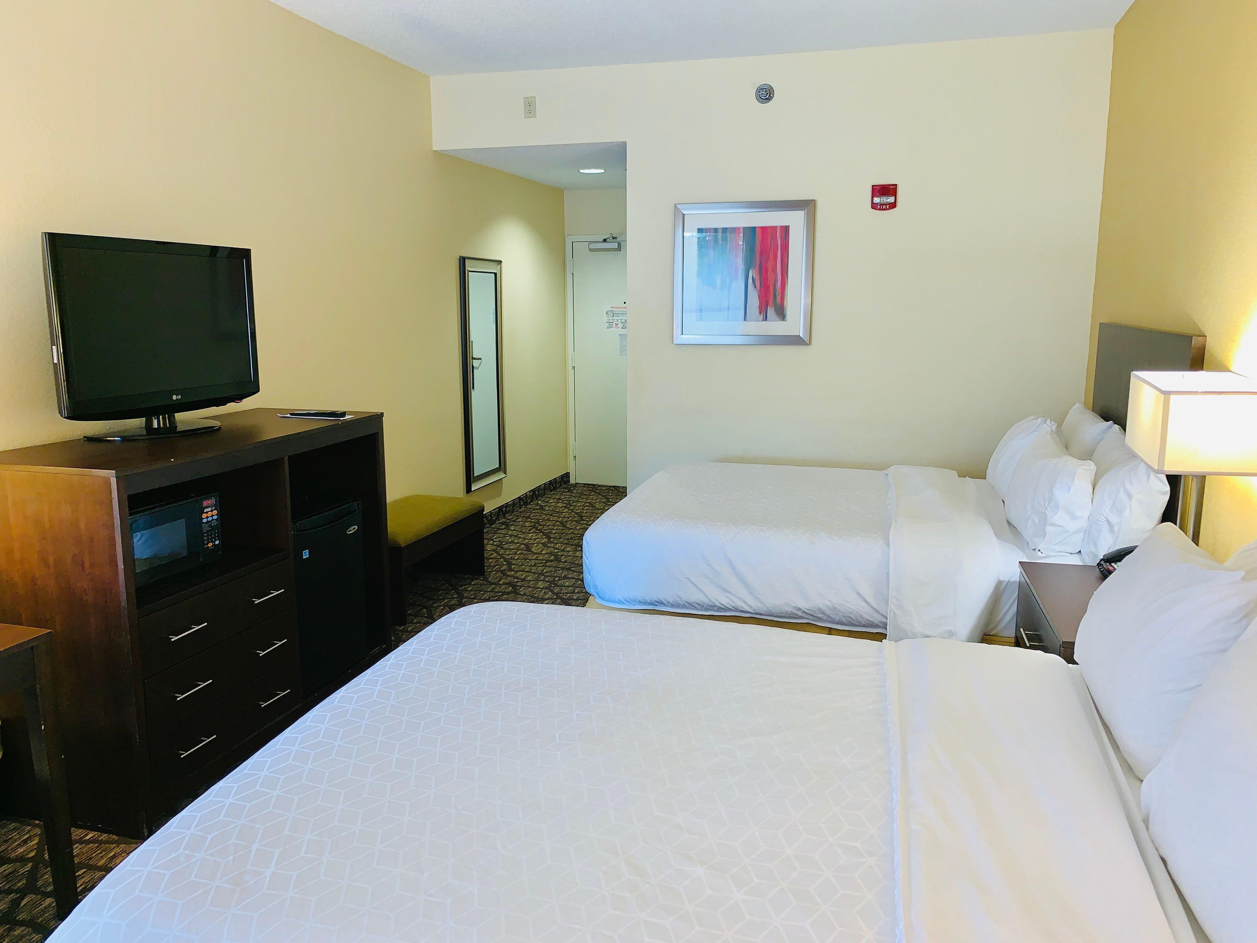 Express By Ihg Hotel 3*